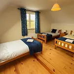 4 Bedroom House By Travel Lets Homes With Sea View Holiday home *