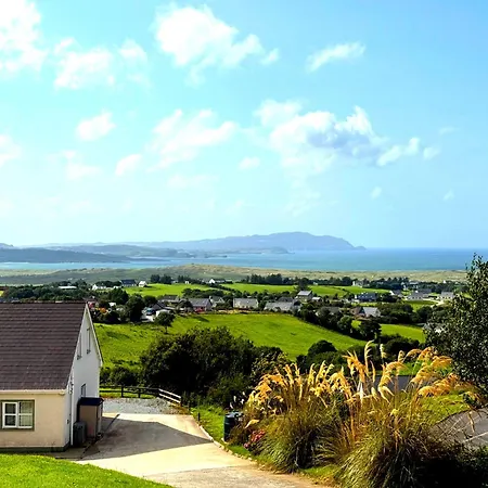 4 Bedroom House By Travel Lets Homes With Sea View