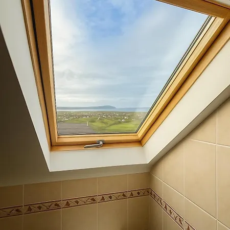 4 Bedroom House By Travel Lets Homes With Sea View Prázdninový dům Carrigart