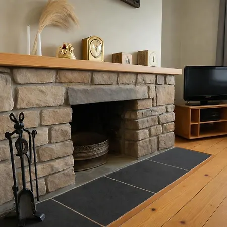 4 Bedroom House By Travel Lets Homes With Sea View